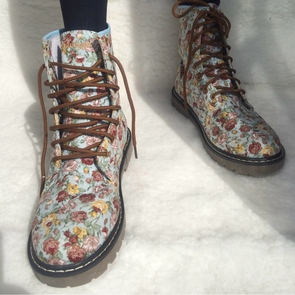 Golddigga Cream Brown Combat Moto Boots with Durable Sole - Picture 1 of 8